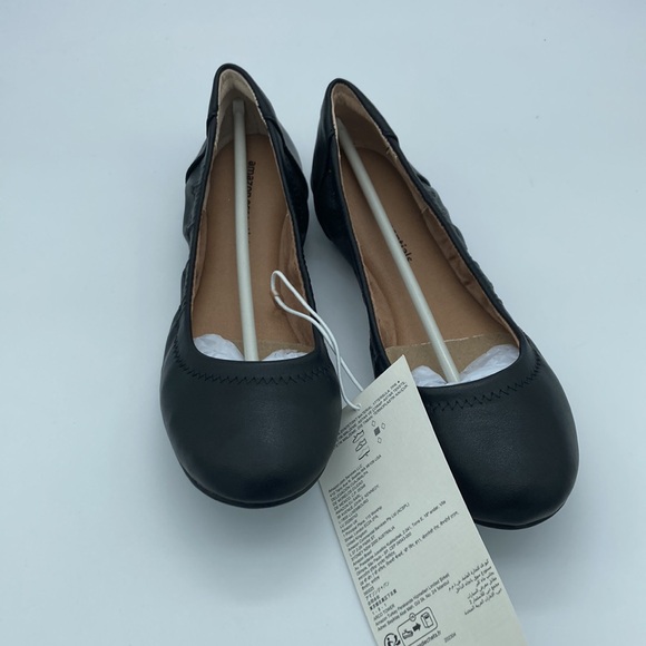 NWT AMAZON ESSENTIALS BLACK BALLET FLATS - Picture 2 of 5